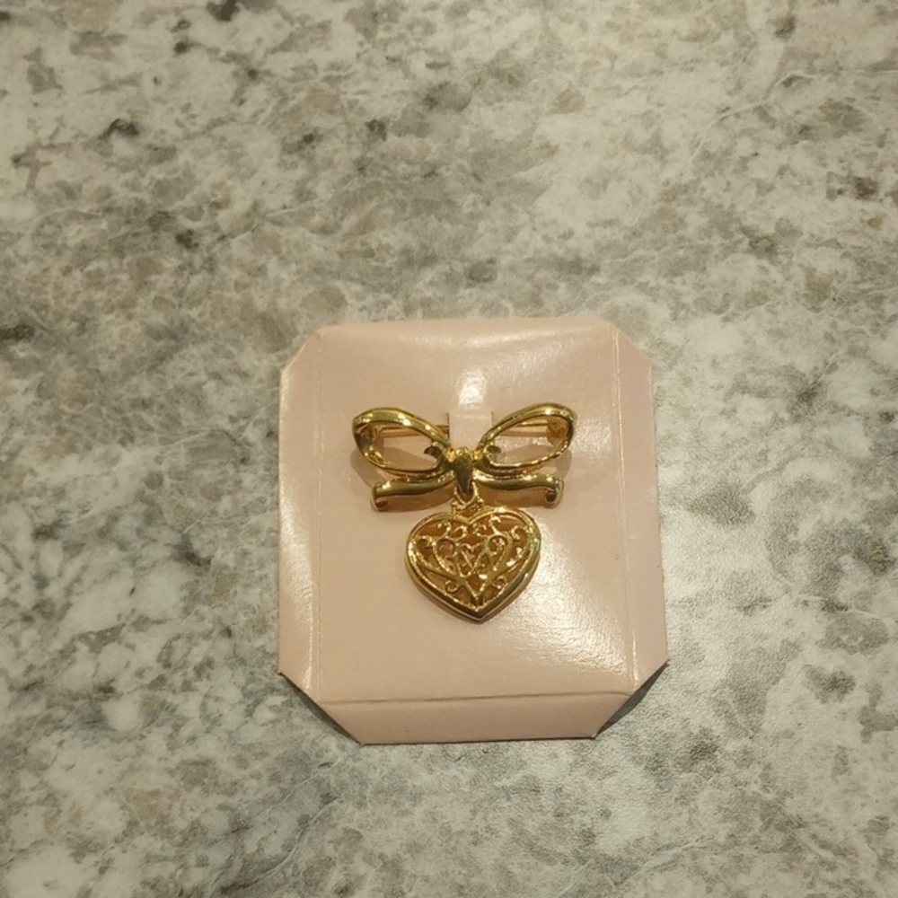 Fun & Flirt Gold Bow Heart Brooch